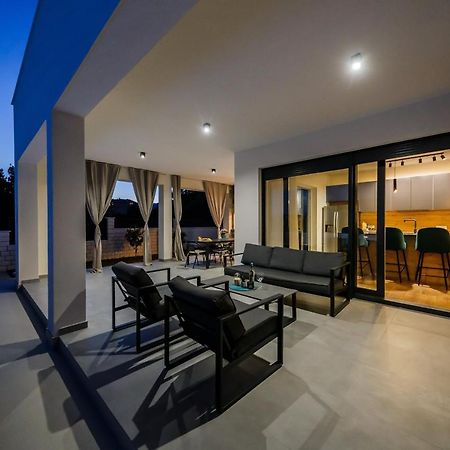 Villa Luka Kaštela Екстериор снимка